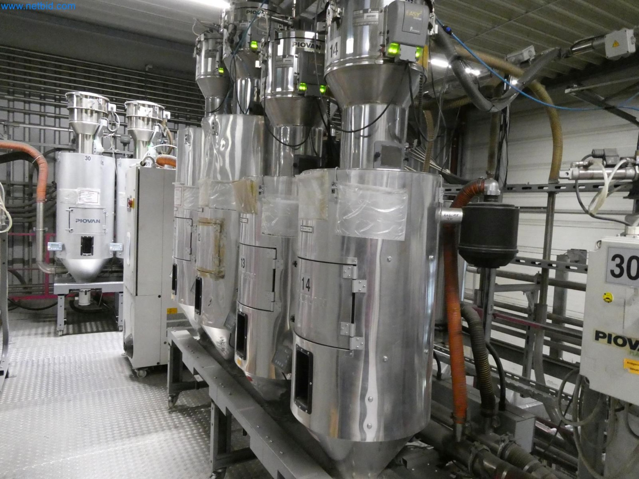 Engel Spritzgießmaschinen und Maschinen aus der Kunststoffindustrie-3