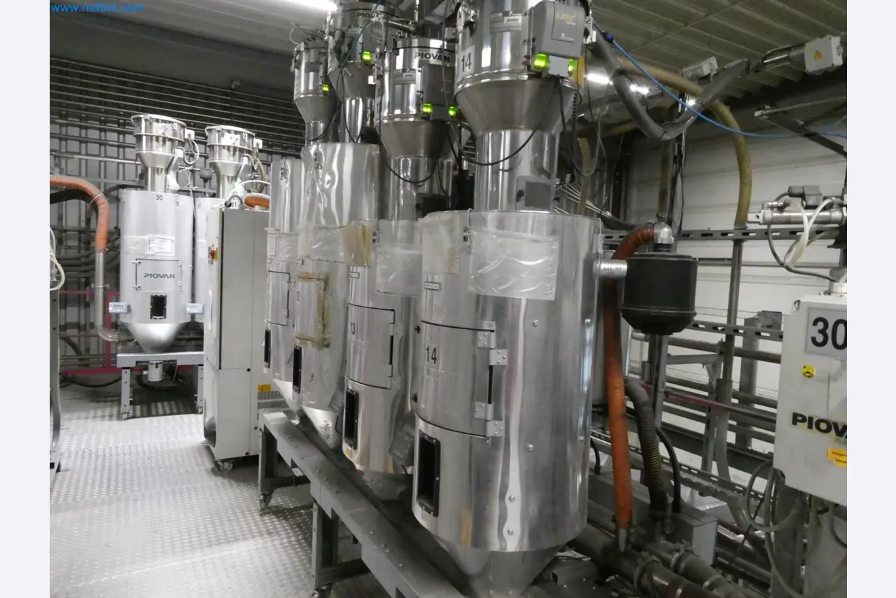 Engel Spritzgießmaschinen und Maschinen aus der Kunststoffindustrie-3