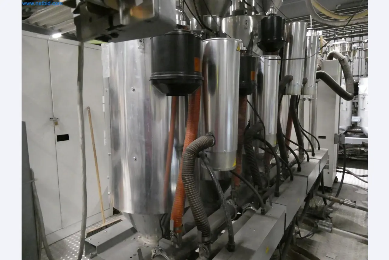 Engel Spritzgießmaschinen und Maschinen aus der Kunststoffindustrie-4