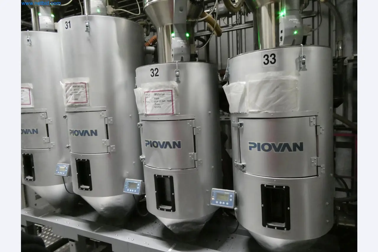 Engel Spritzgießmaschinen und Maschinen aus der Kunststoffindustrie-3