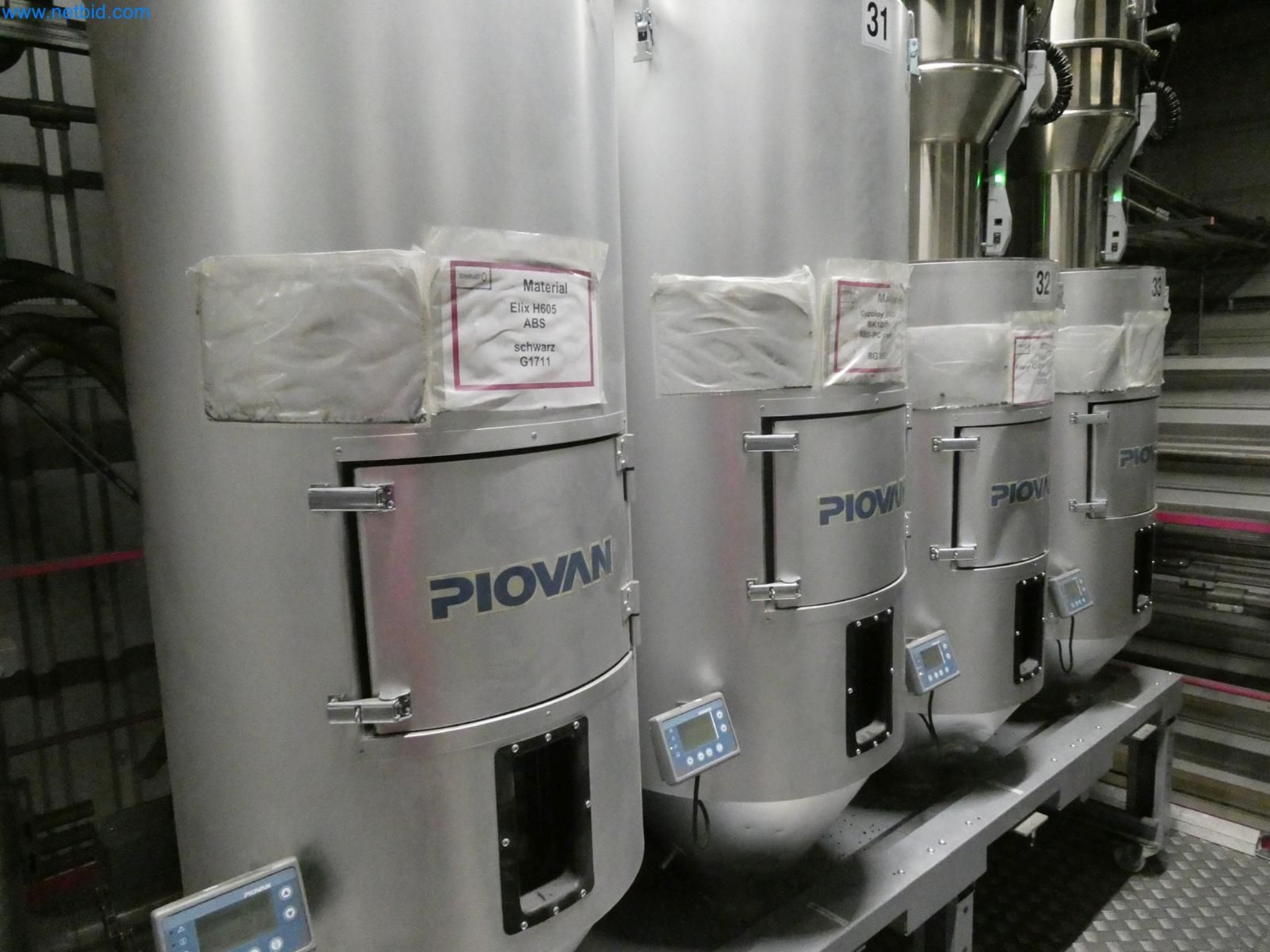 Engel Spritzgießmaschinen und Maschinen aus der Kunststoffindustrie-4