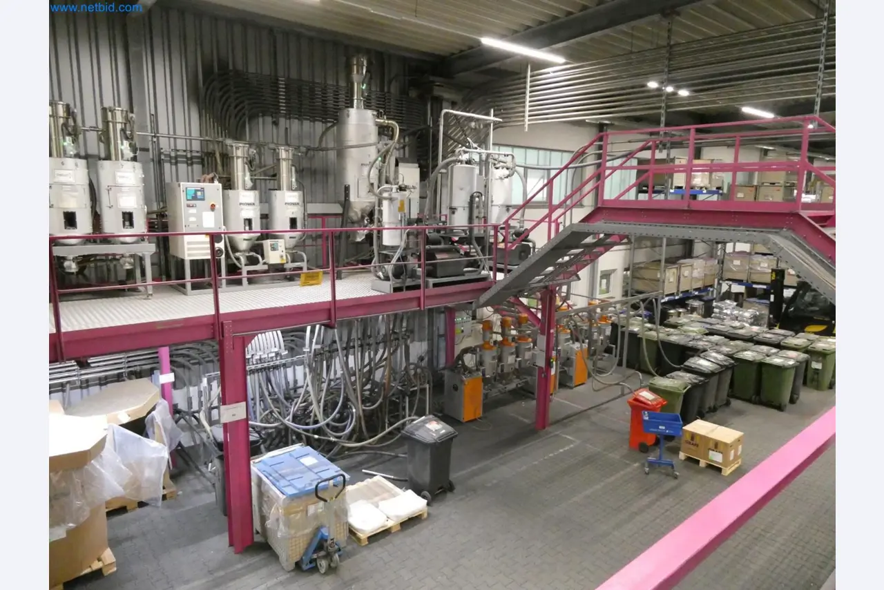 Engel Spritzgießmaschinen und Maschinen aus der Kunststoffindustrie-1