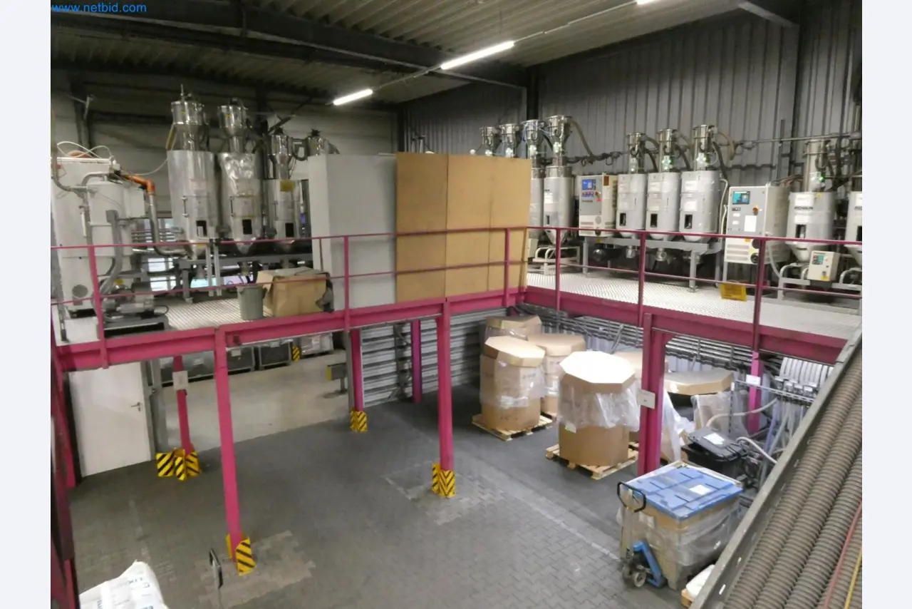 Engel Spritzgießmaschinen und Maschinen aus der Kunststoffindustrie-2