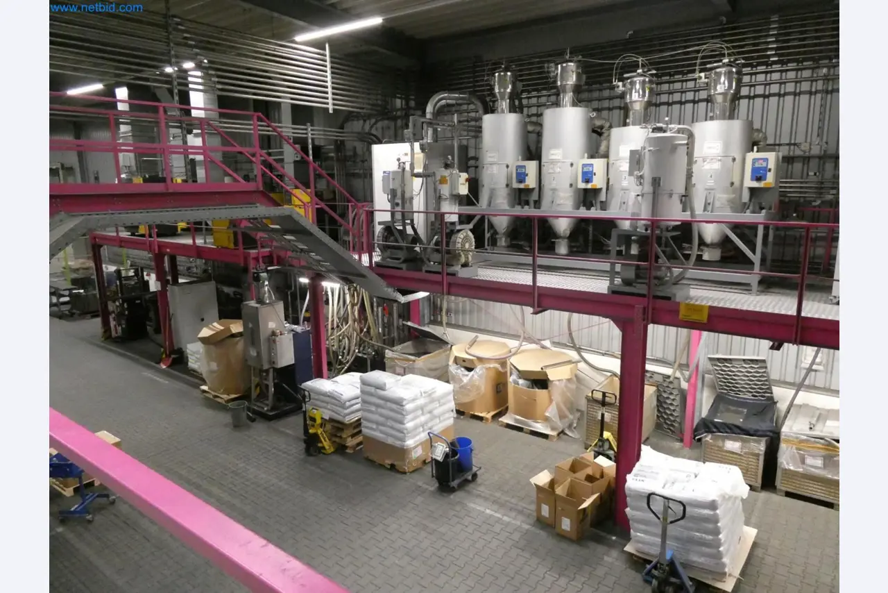 Engel Spritzgießmaschinen und Maschinen aus der Kunststoffindustrie-3