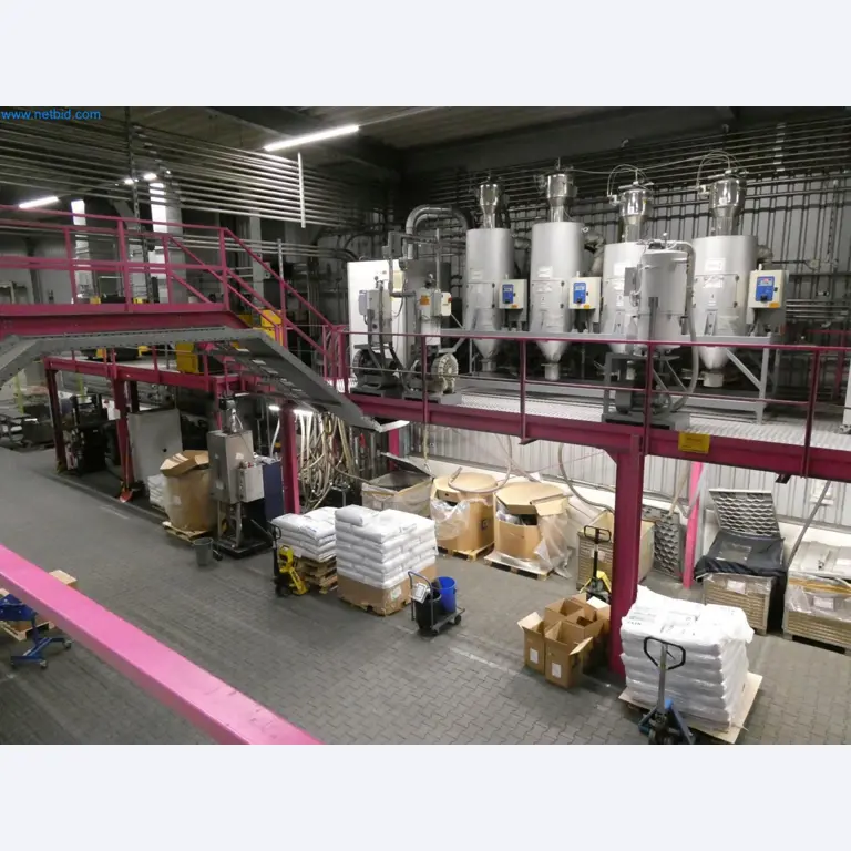 Engel Spritzgießmaschinen und Maschinen aus der Kunststoffindustrie-3