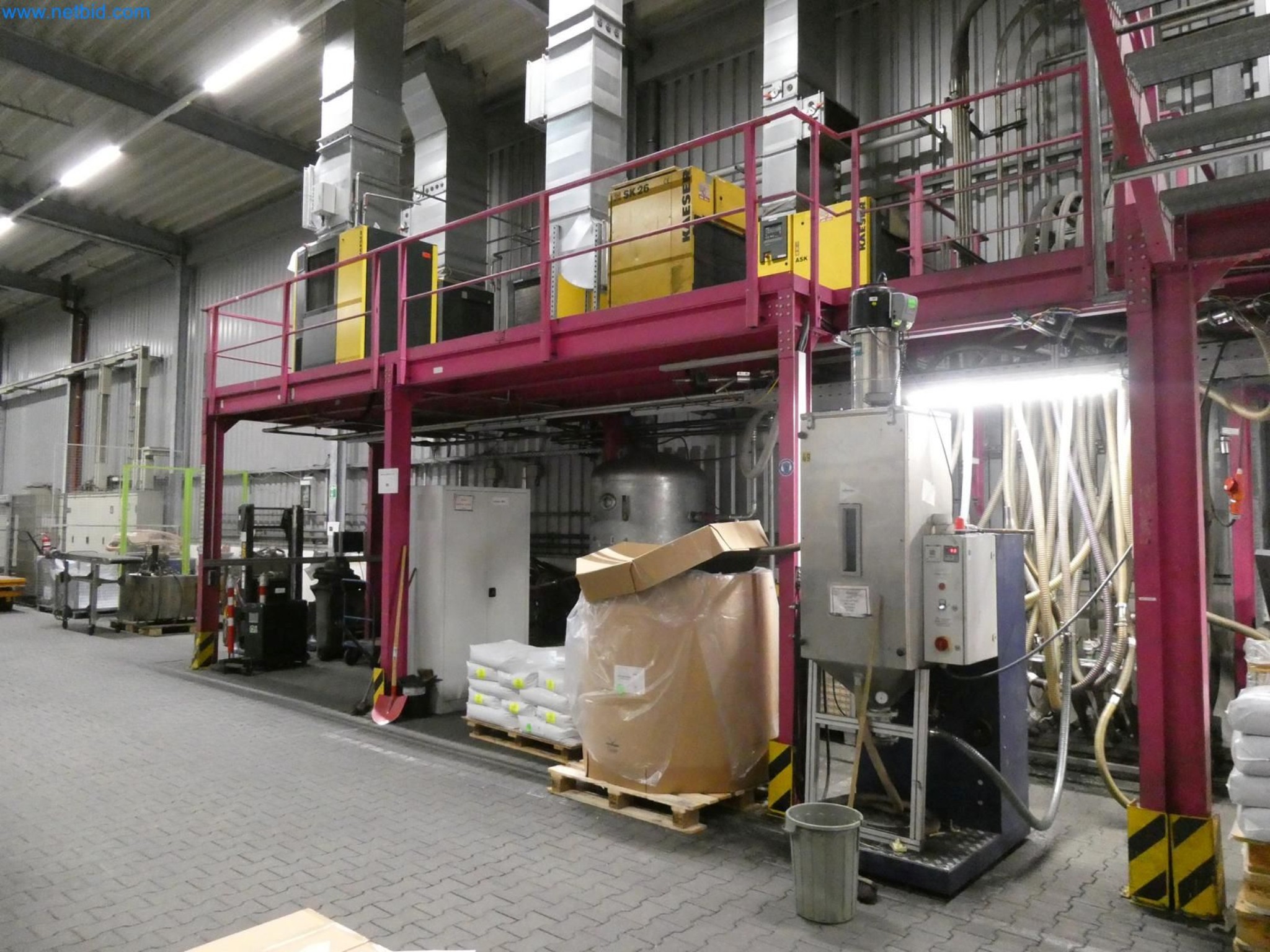 Engel Spritzgießmaschinen und Maschinen aus der Kunststoffindustrie-5