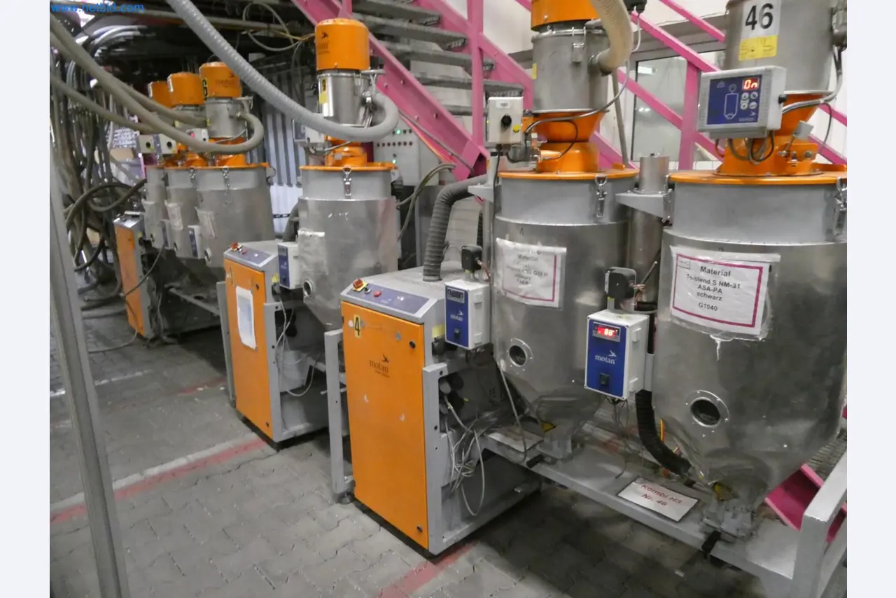 Engel Spritzgießmaschinen und Maschinen aus der Kunststoffindustrie-2