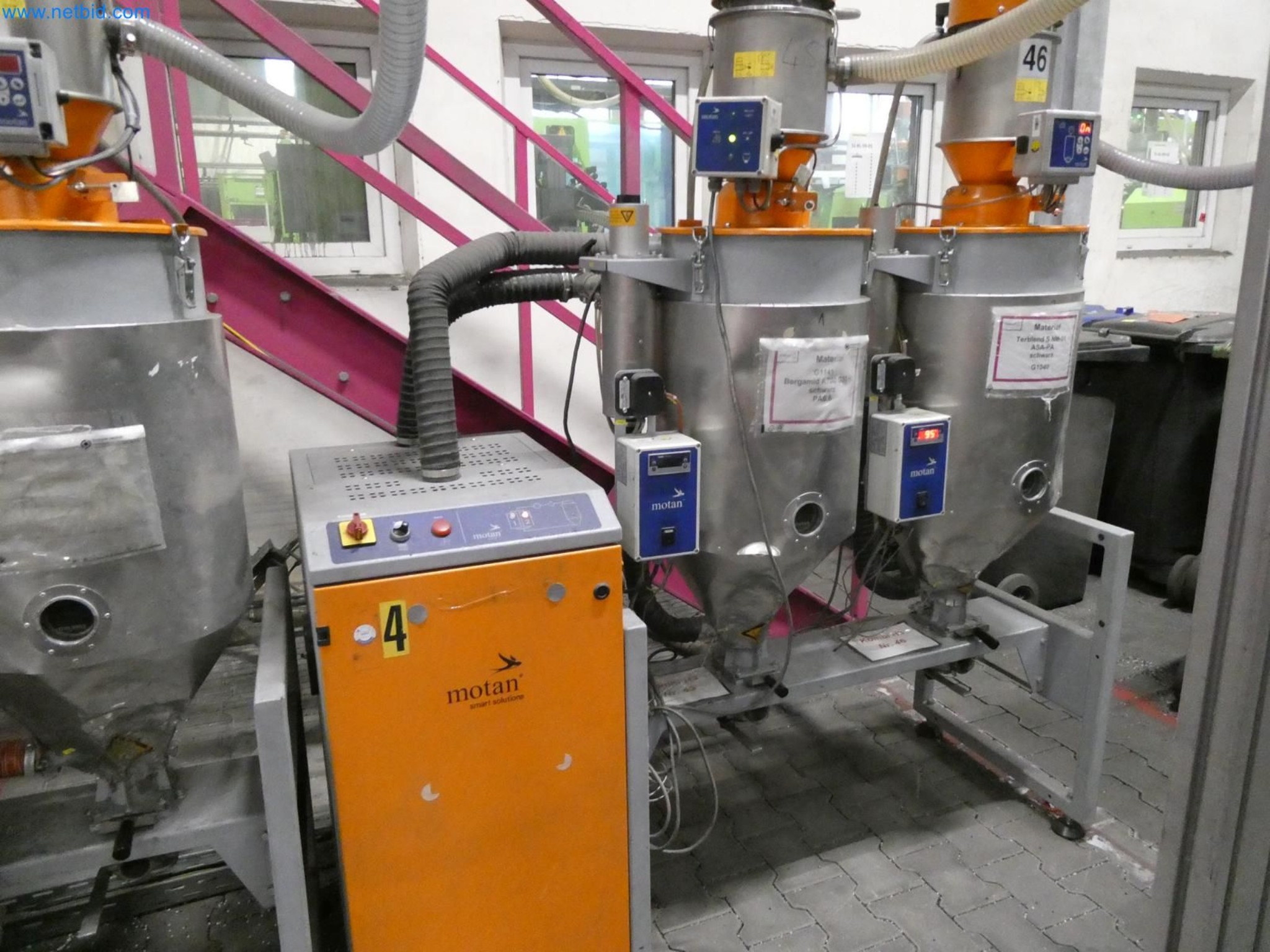 Engel Spritzgießmaschinen und Maschinen aus der Kunststoffindustrie-6