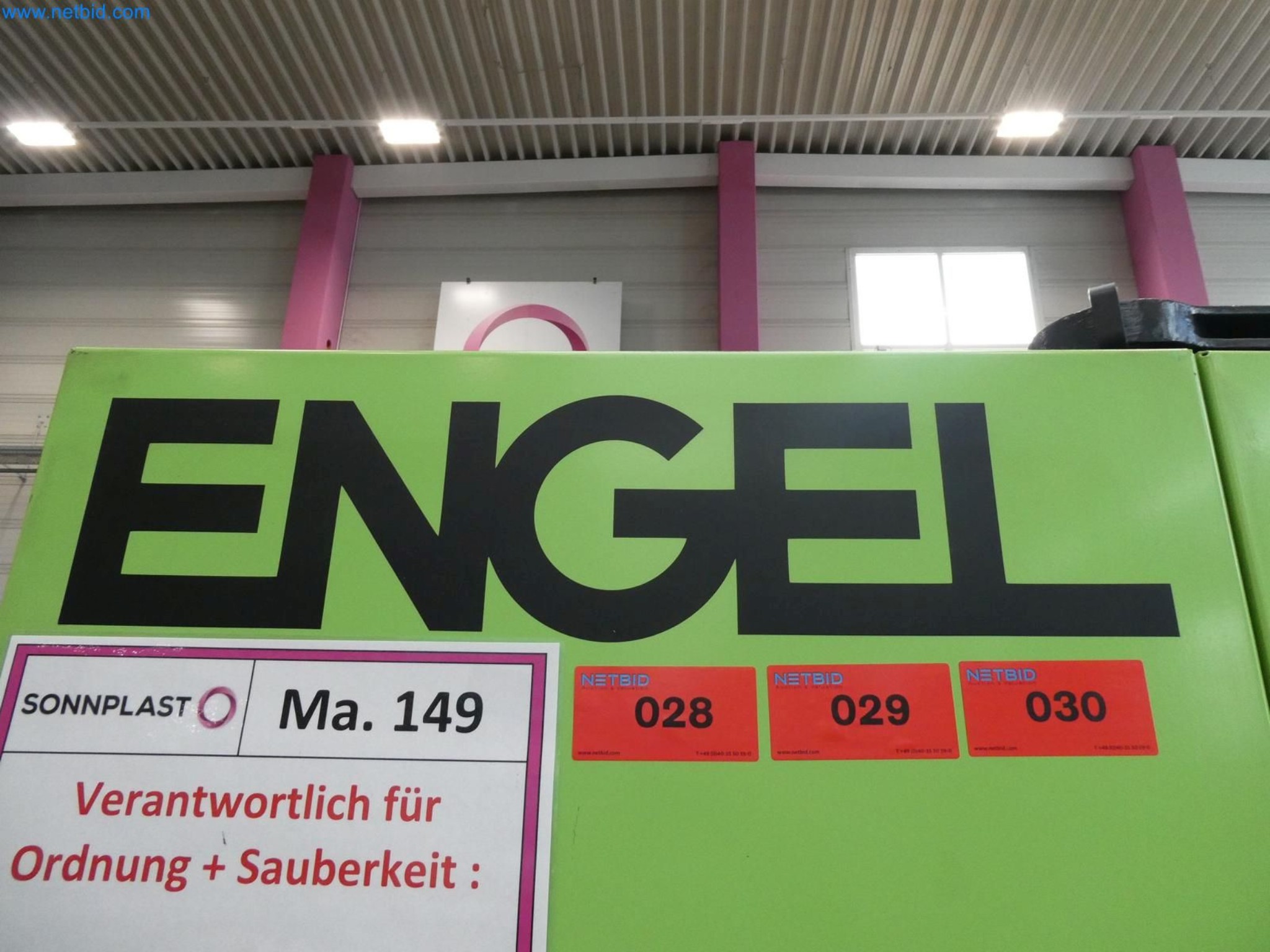 Engel Spritzgießmaschinen und Maschinen aus der Kunststoffindustrie-13