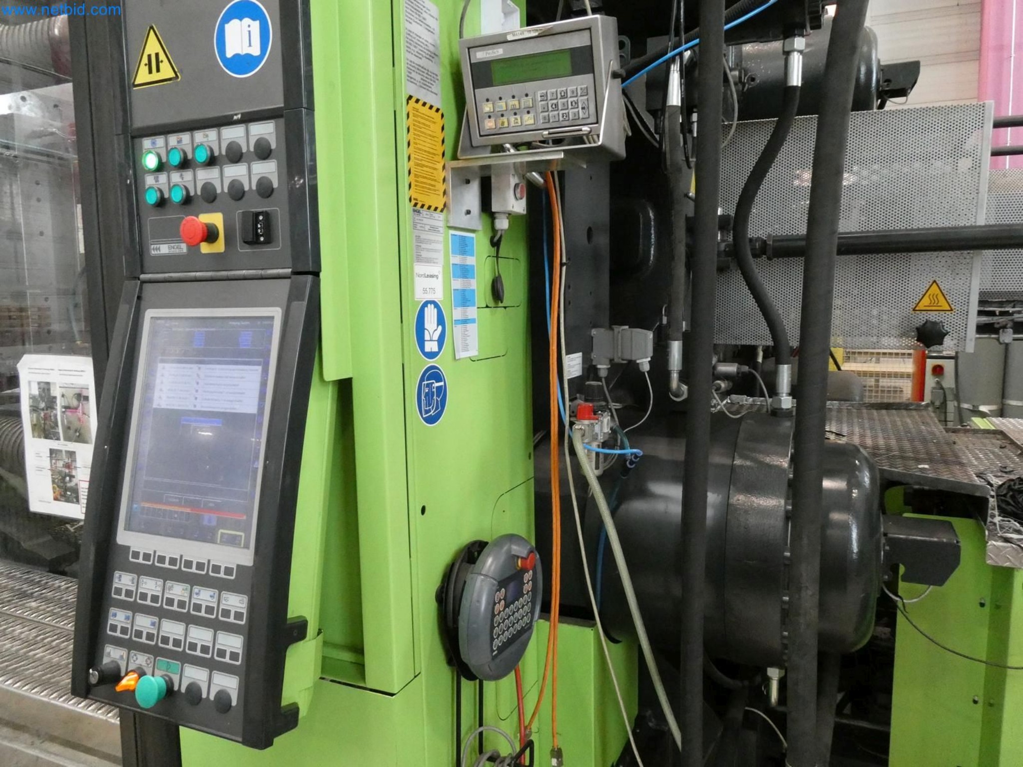 Engel Spritzgießmaschinen und Maschinen aus der Kunststoffindustrie-3