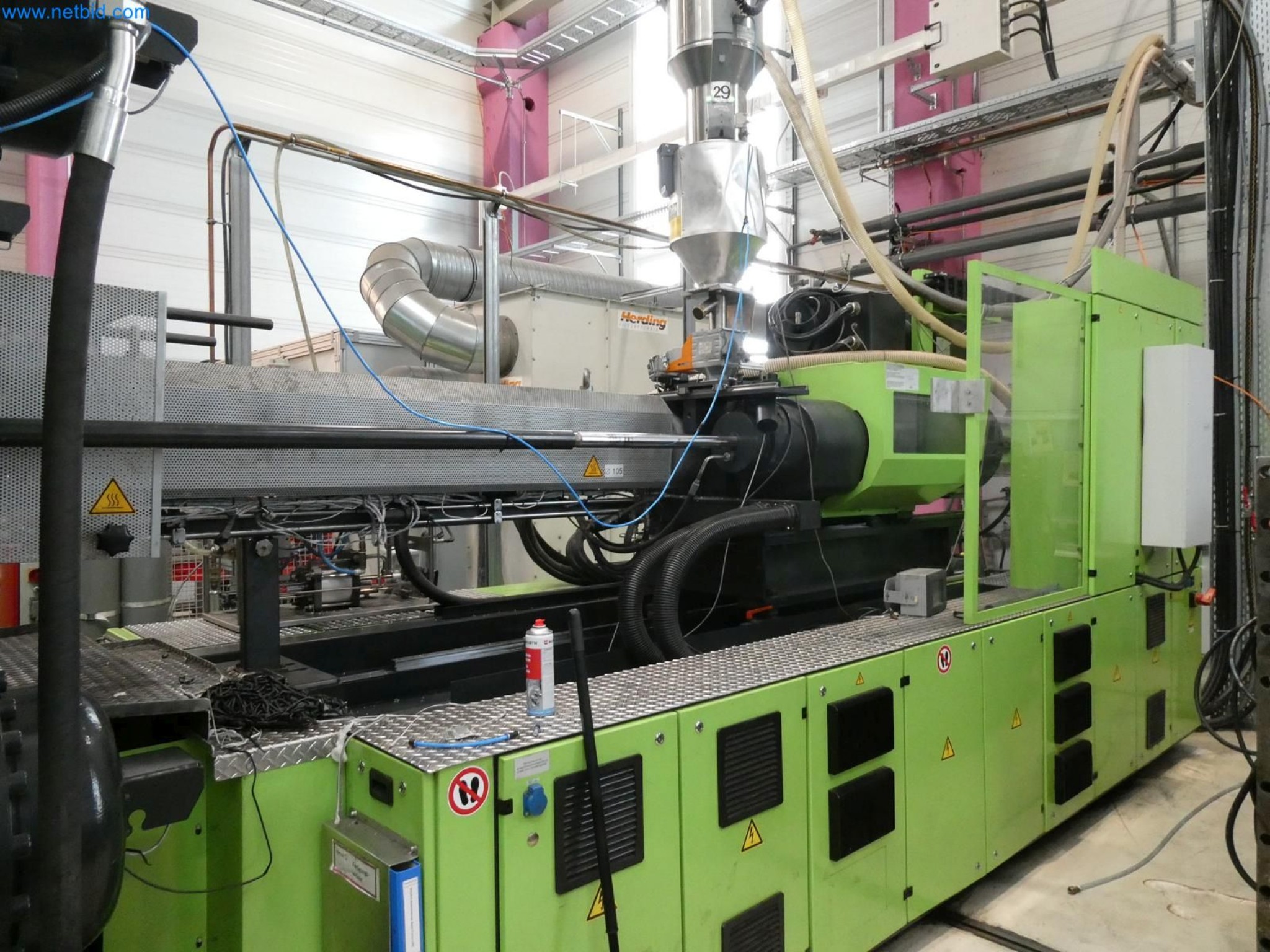 Engel Spritzgießmaschinen und Maschinen aus der Kunststoffindustrie-4