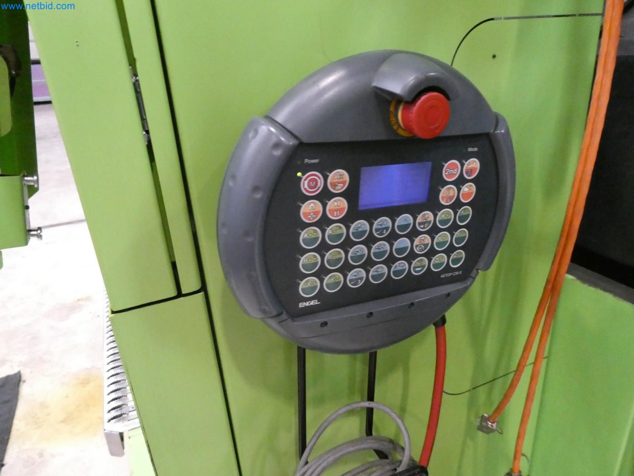 Engel Spritzgießmaschinen und Maschinen aus der Kunststoffindustrie-6