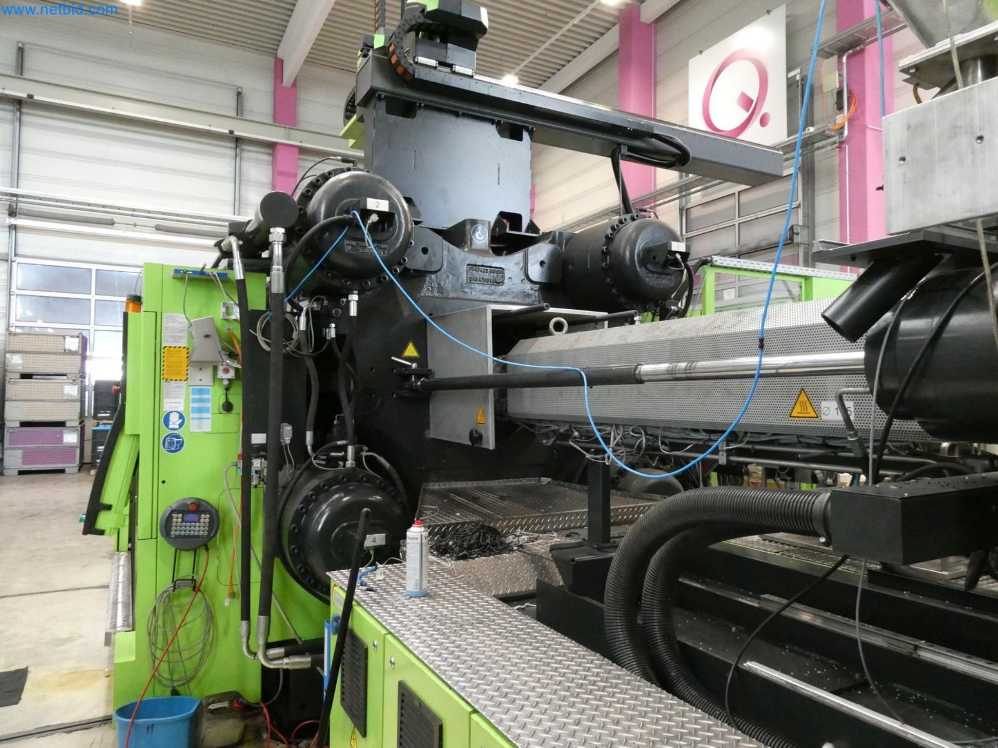 Engel Spritzgießmaschinen und Maschinen aus der Kunststoffindustrie-7