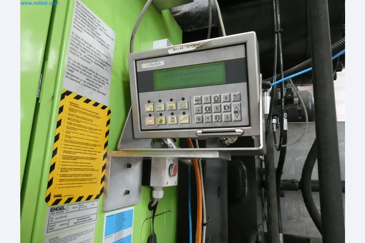 Engel Spritzgießmaschinen und Maschinen aus der Kunststoffindustrie-8