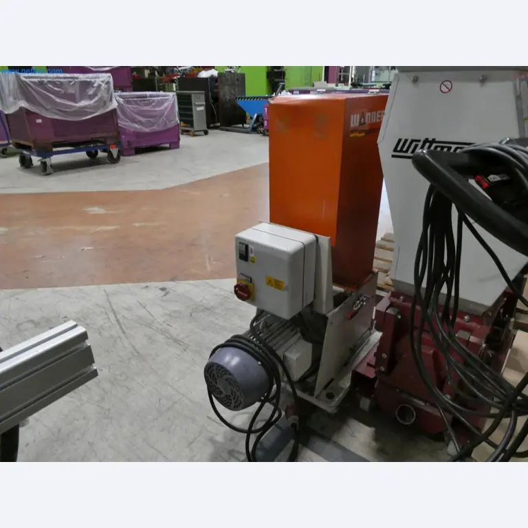 Máquinas de moldagem por injeção Engel e máquinas da indústria de plásticos-3