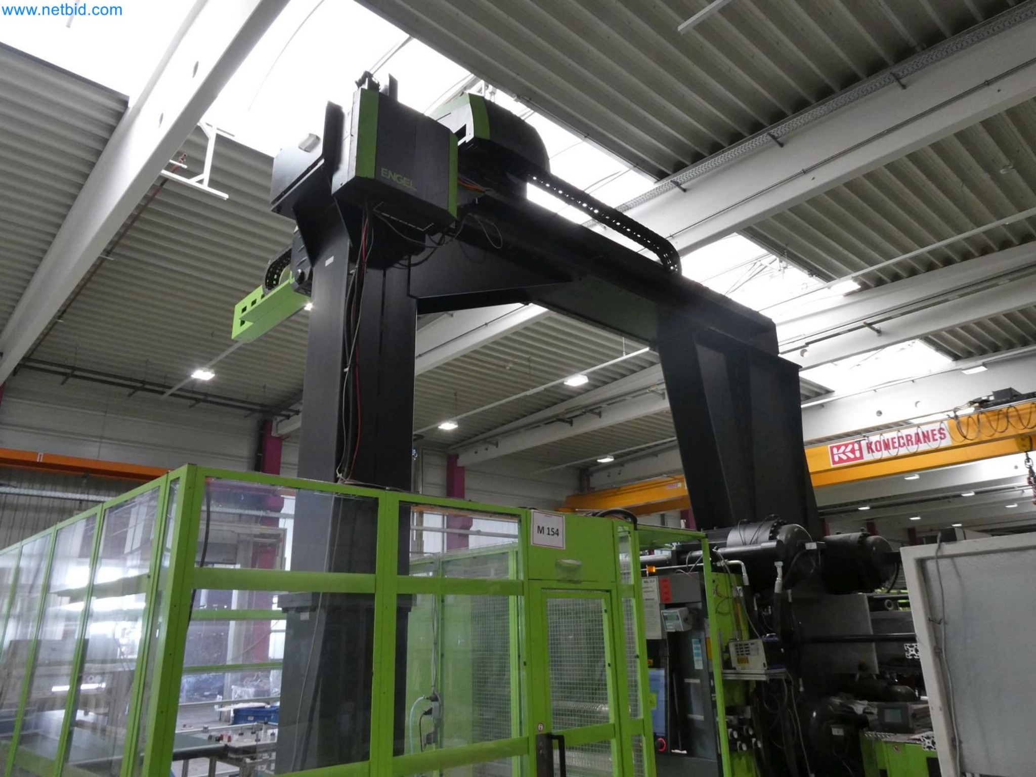 Engel Spritzgießmaschinen und Maschinen aus der Kunststoffindustrie-10