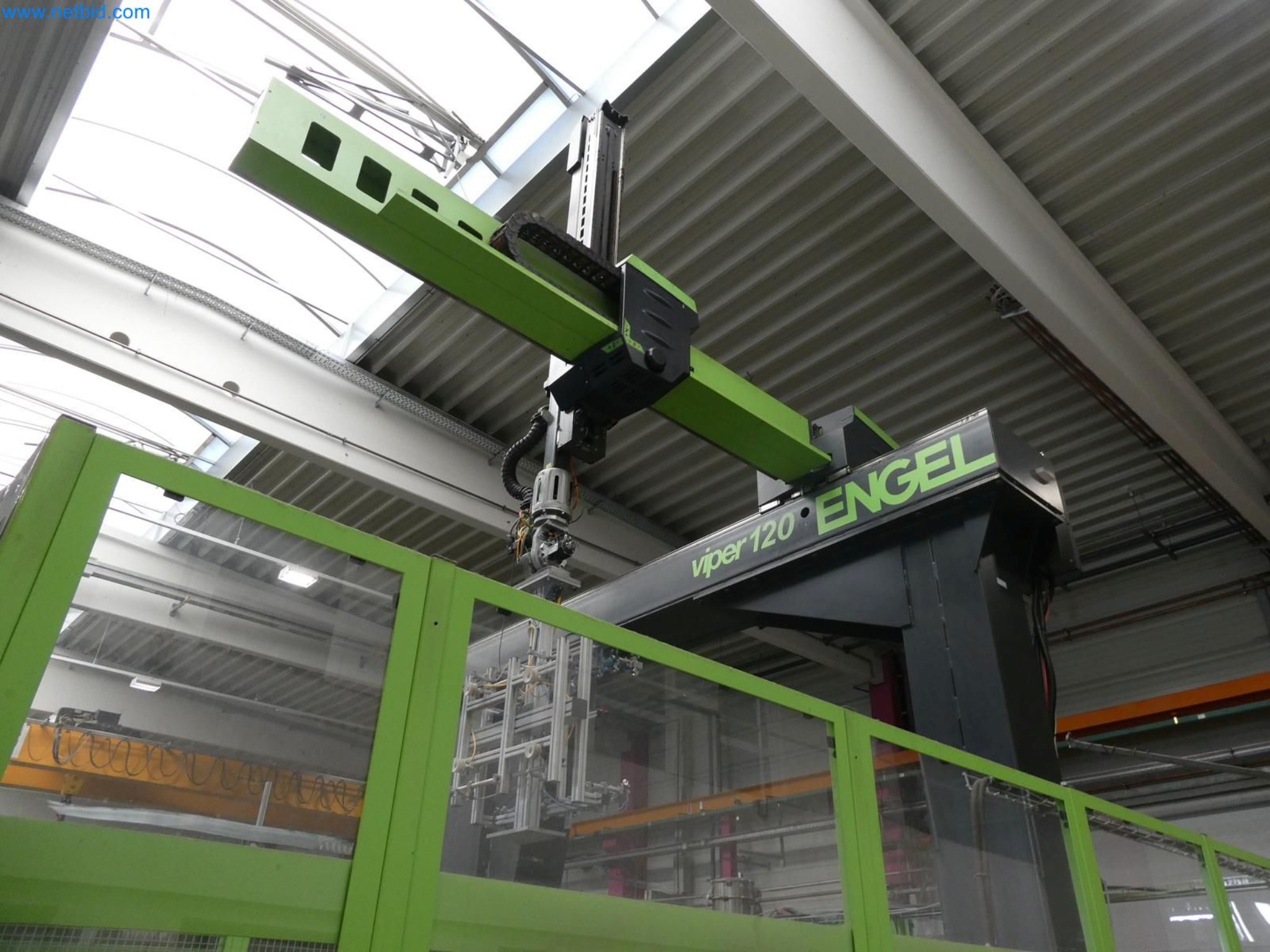 Engel Spritzgießmaschinen und Maschinen aus der Kunststoffindustrie-13