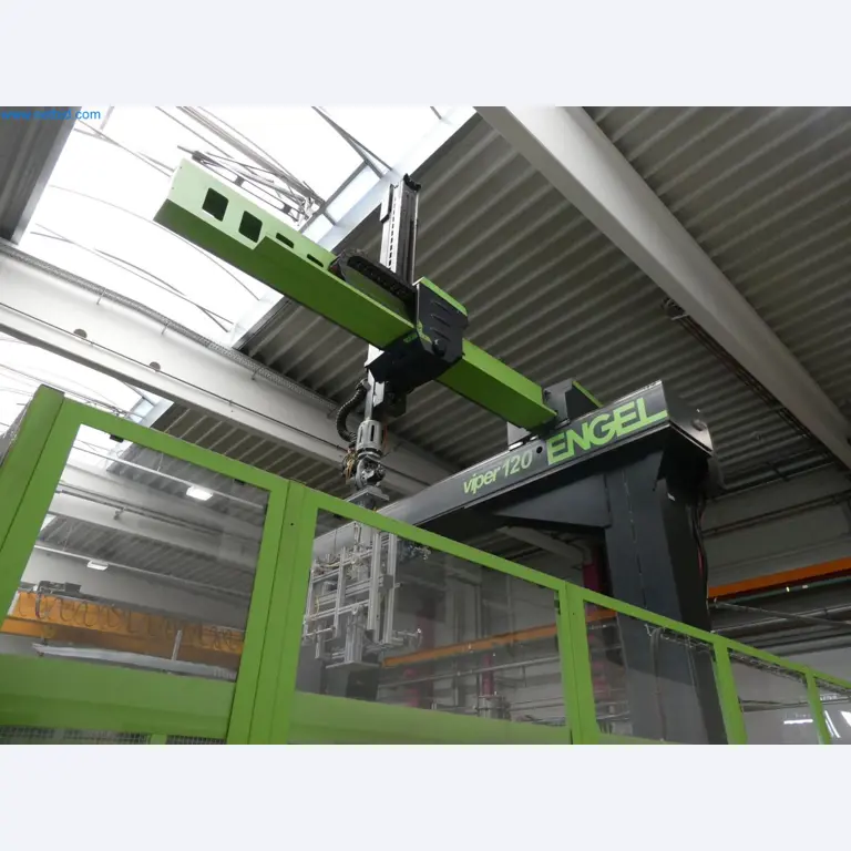 Engel Spritzgießmaschinen und Maschinen aus der Kunststoffindustrie-13