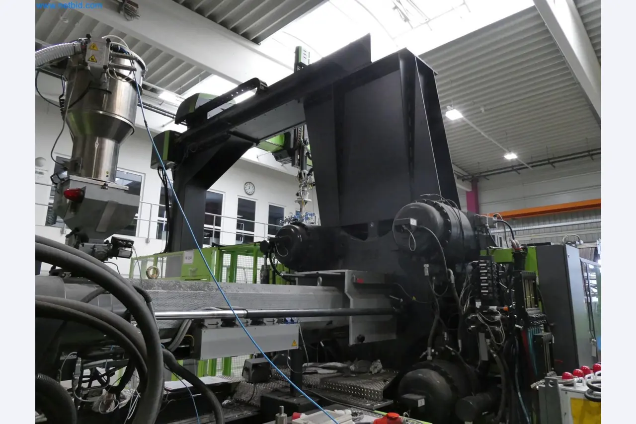 Engel Spritzgießmaschinen und Maschinen aus der Kunststoffindustrie-14