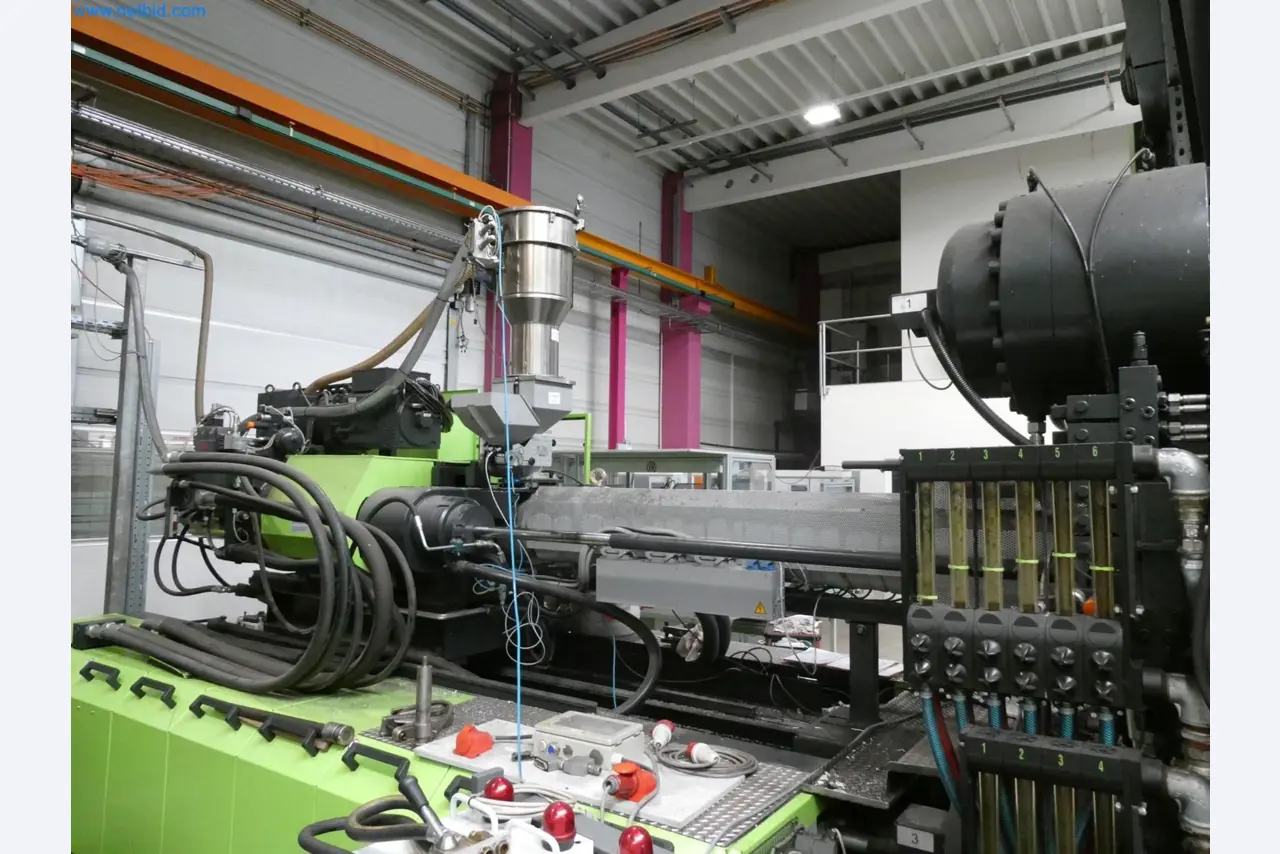 Engel Spritzgießmaschinen und Maschinen aus der Kunststoffindustrie-5