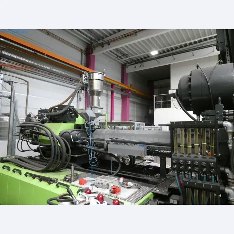 Engel Spritzgießmaschinen und Maschinen aus der Kunststoffindustrie-5