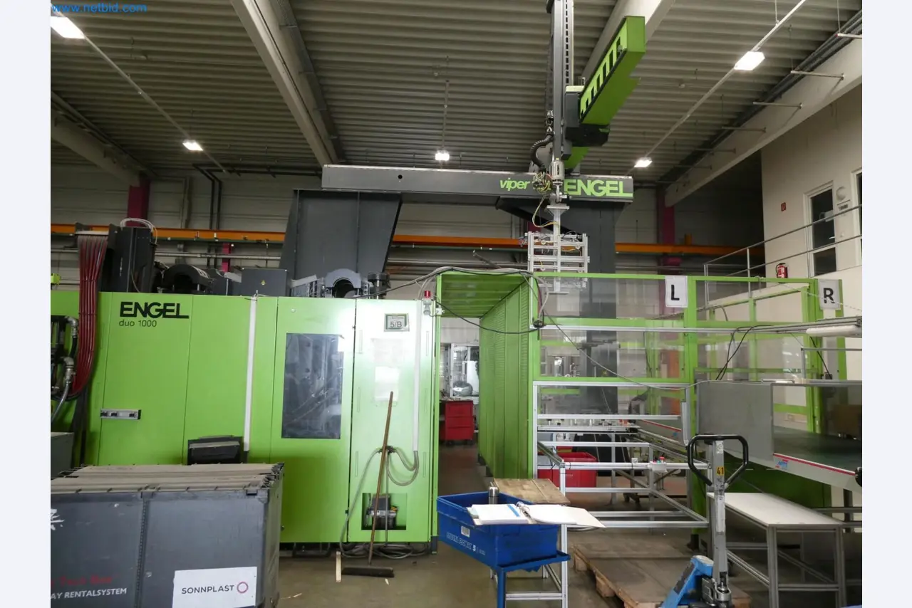 Engel Spritzgießmaschinen und Maschinen aus der Kunststoffindustrie-7