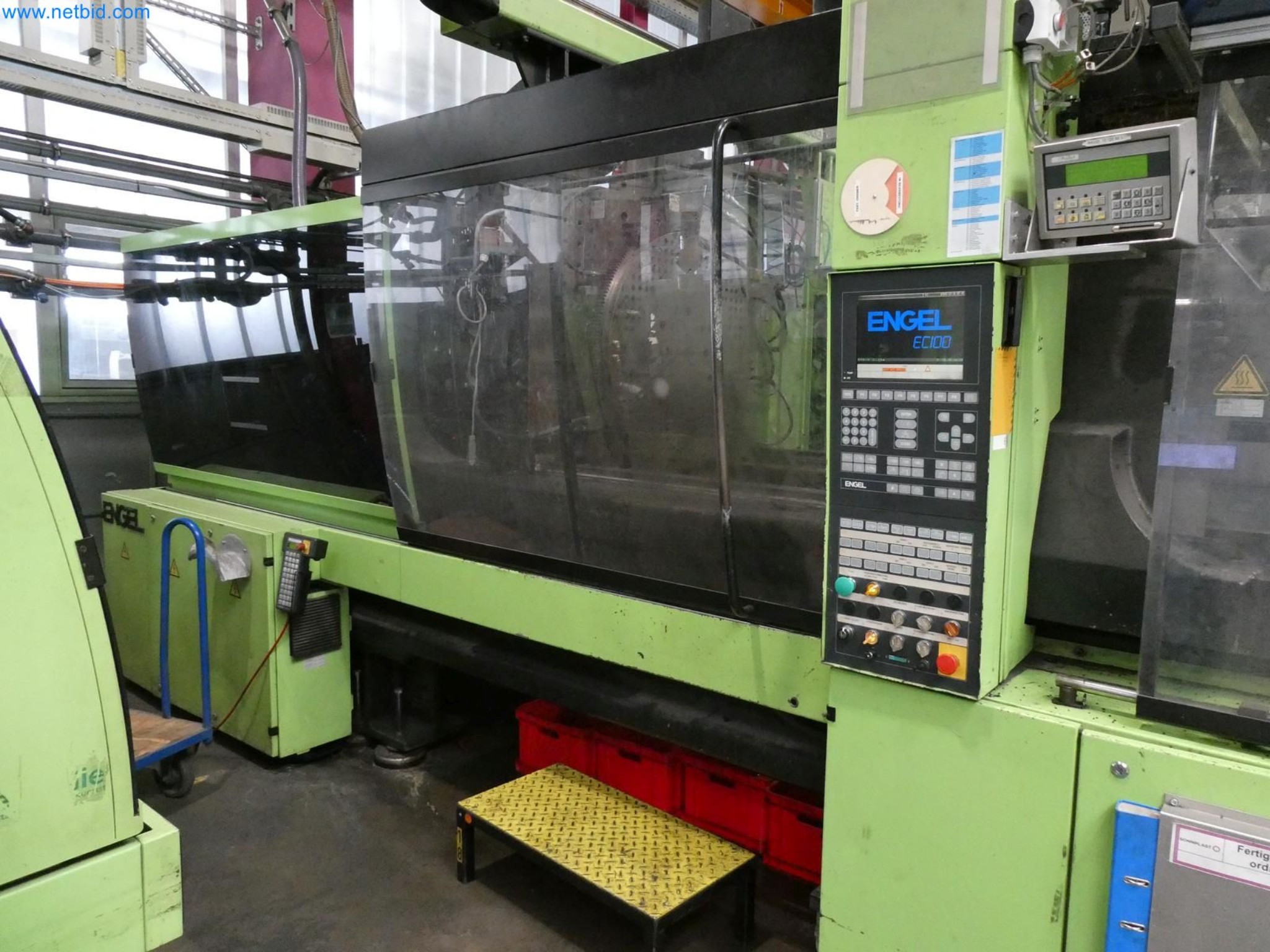 Engel Spritzgießmaschinen und Maschinen aus der Kunststoffindustrie-2