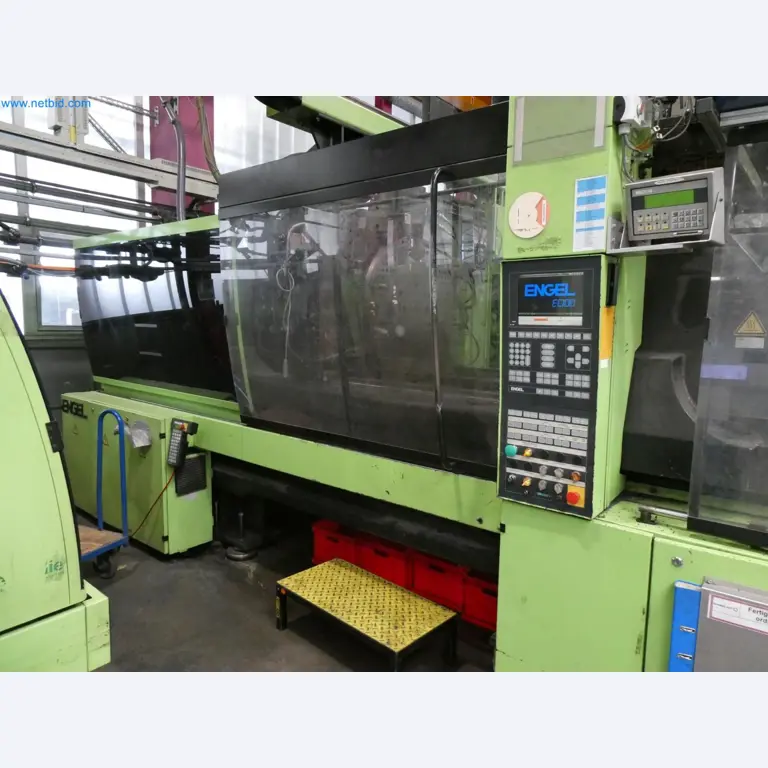 Engel Spritzgießmaschinen und Maschinen aus der Kunststoffindustrie-2