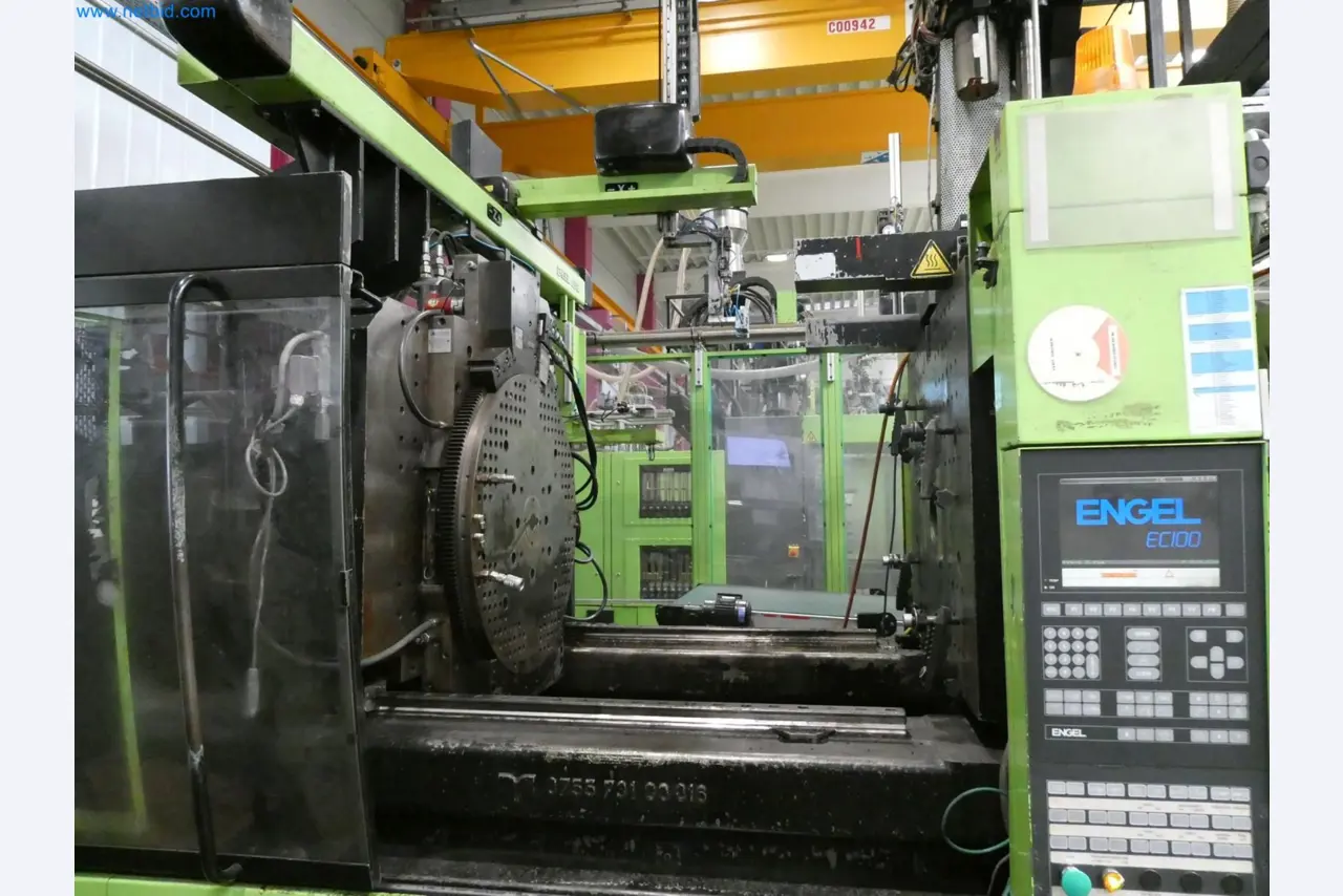 Engel Spritzgießmaschinen und Maschinen aus der Kunststoffindustrie-3