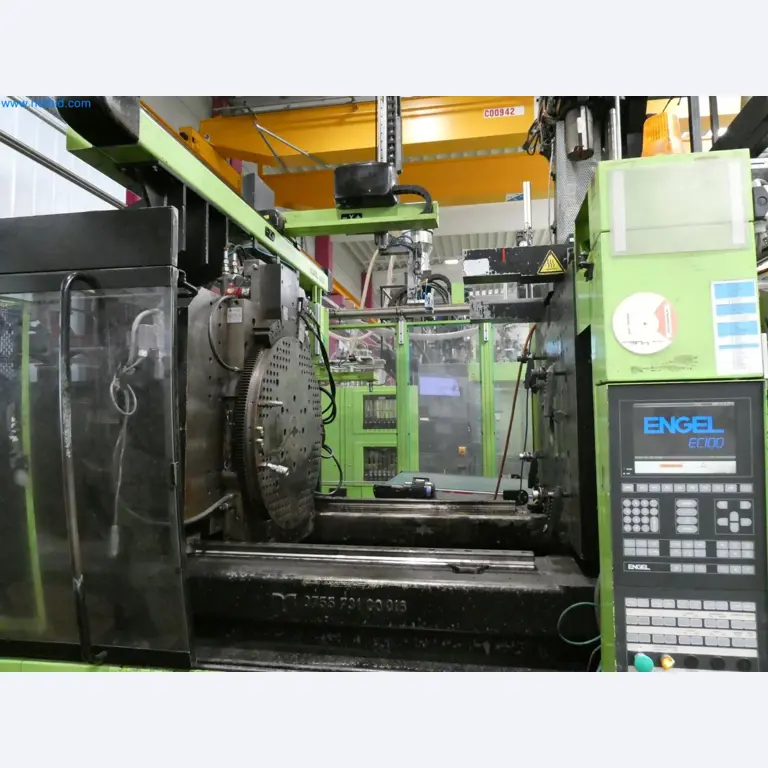 Engel Spritzgießmaschinen und Maschinen aus der Kunststoffindustrie-3