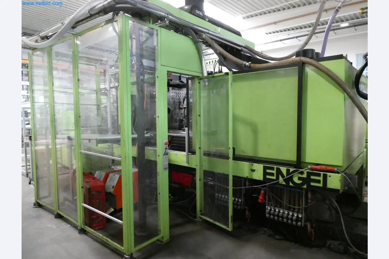 Engel Spritzgießmaschinen und Maschinen aus der Kunststoffindustrie-6