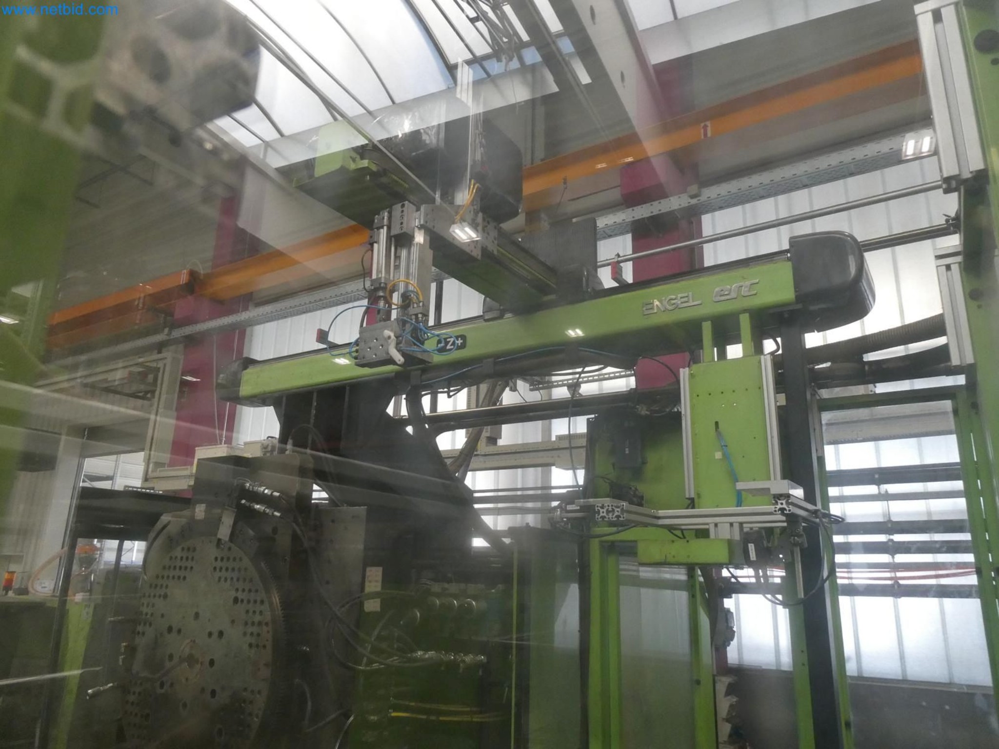 Engel Spritzgießmaschinen und Maschinen aus der Kunststoffindustrie-8