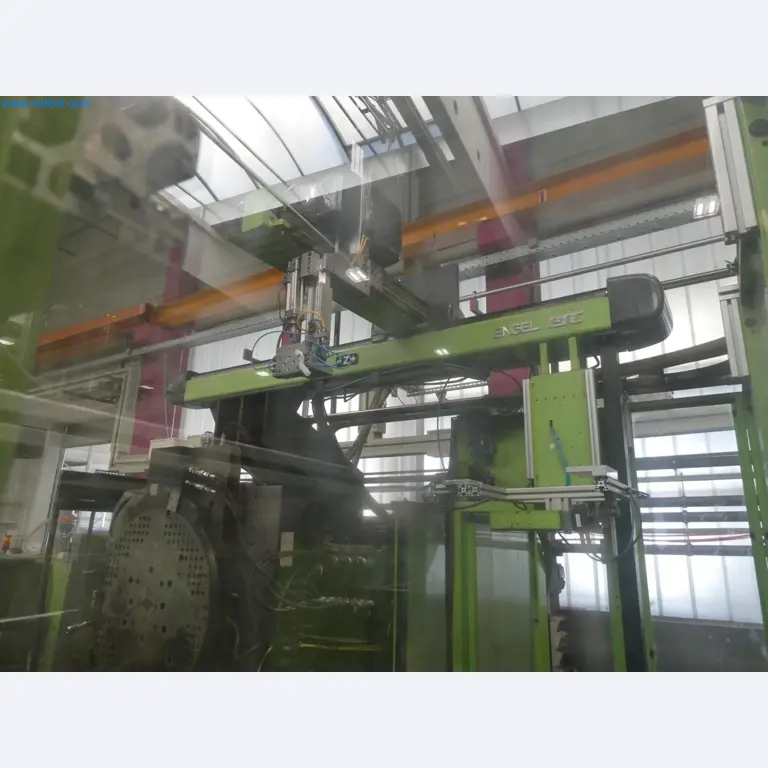 Engel Spritzgießmaschinen und Maschinen aus der Kunststoffindustrie-8