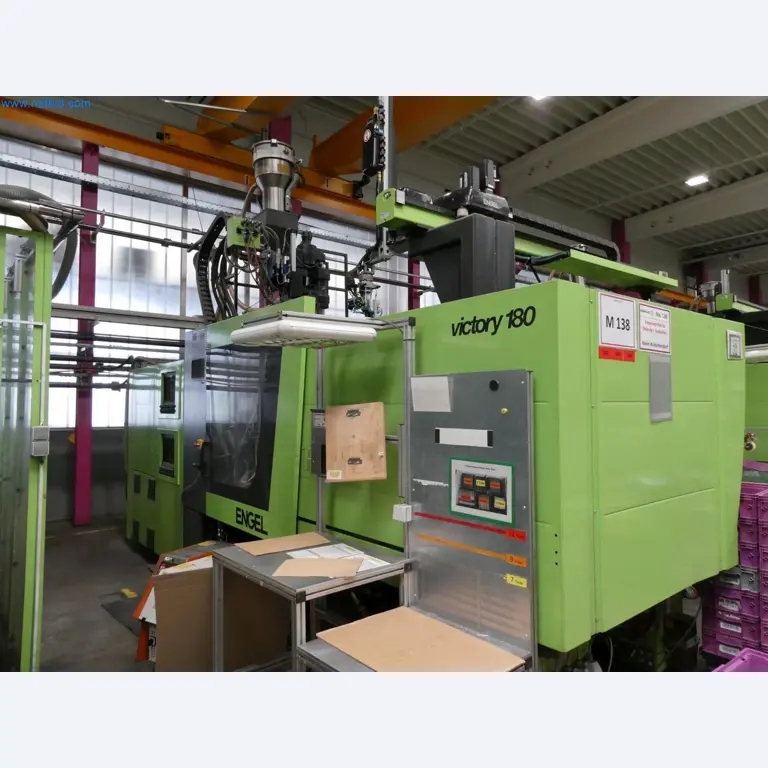 Engel Spritzgießmaschinen und Maschinen aus der Kunststoffindustrie-1