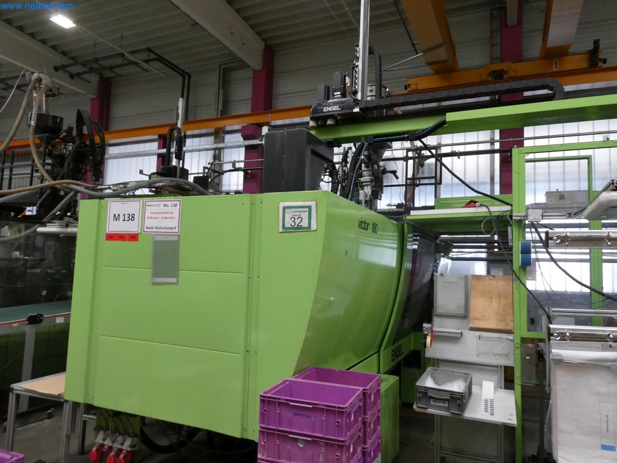 Engel Spritzgießmaschinen und Maschinen aus der Kunststoffindustrie-2