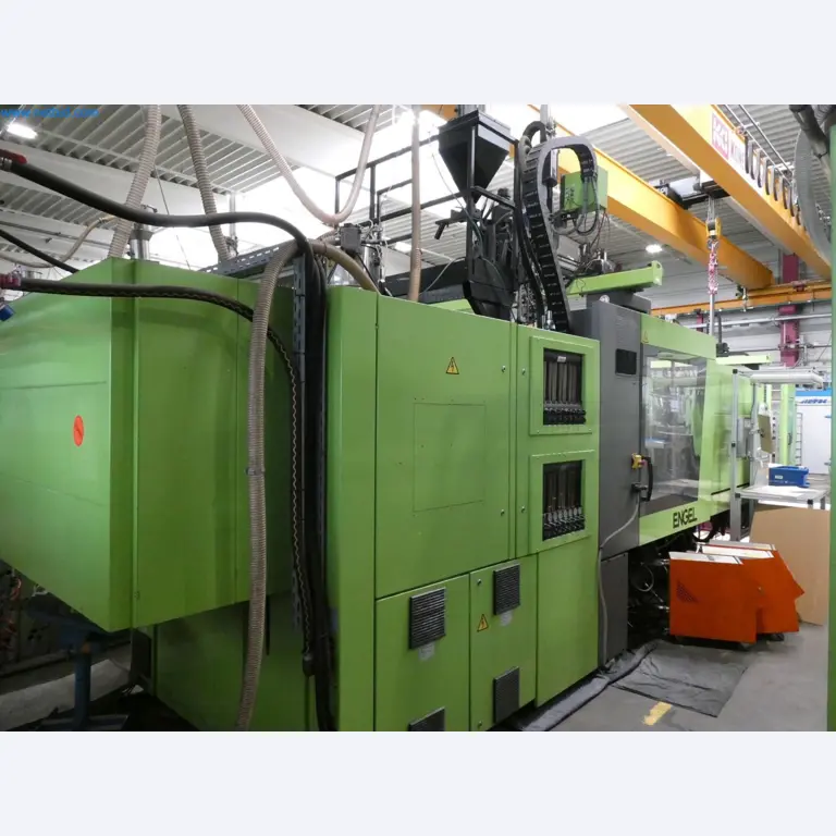 Engel Spritzgießmaschinen und Maschinen aus der Kunststoffindustrie-3