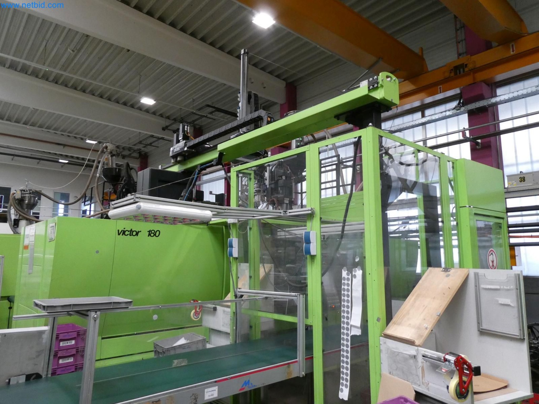 Engel Spritzgießmaschinen und Maschinen aus der Kunststoffindustrie-4