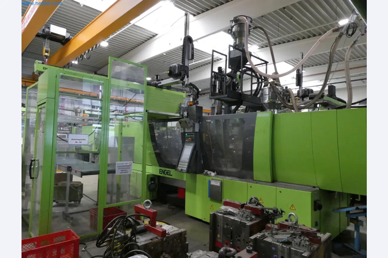 Engel Spritzgießmaschinen und Maschinen aus der Kunststoffindustrie-6