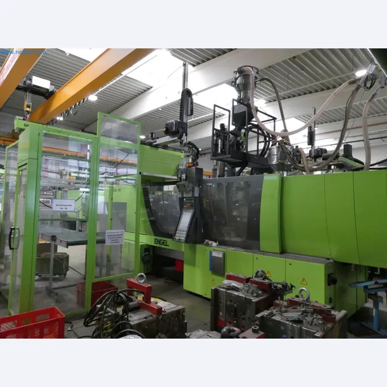 Engel Spritzgießmaschinen und Maschinen aus der Kunststoffindustrie-6