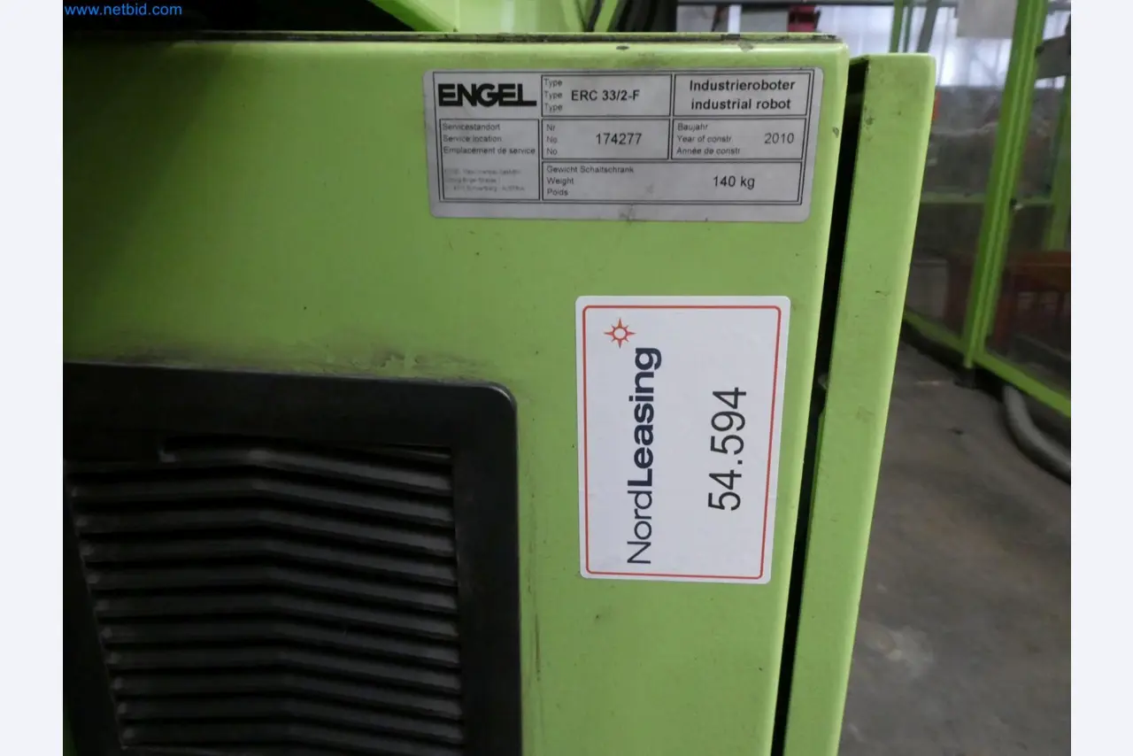 Engel Spritzgießmaschinen und Maschinen aus der Kunststoffindustrie-11