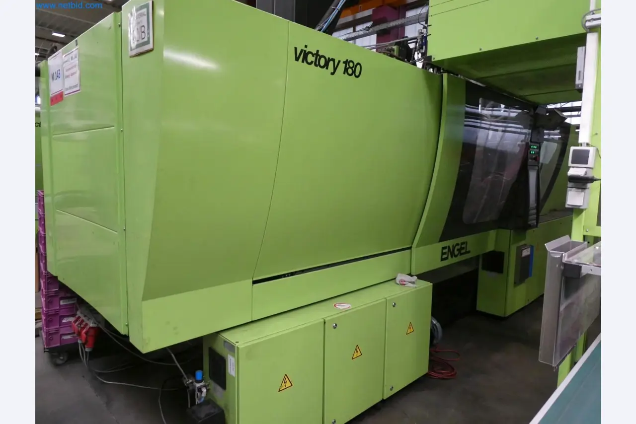 Engel Spritzgießmaschinen und Maschinen aus der Kunststoffindustrie-2