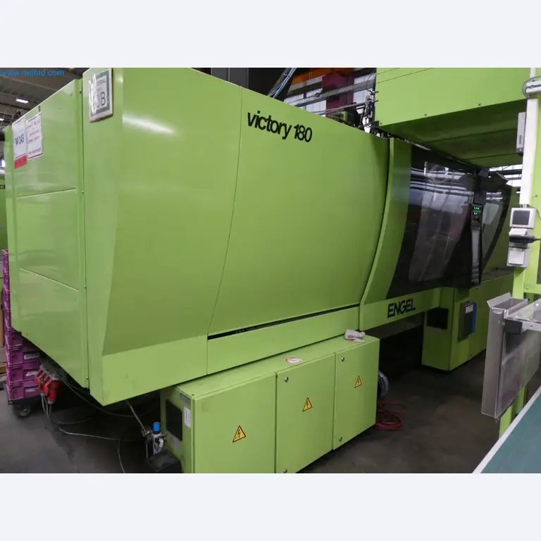Engel Spritzgießmaschinen und Maschinen aus der Kunststoffindustrie-2