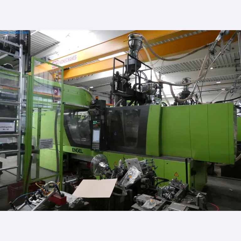Engel Spritzgießmaschinen und Maschinen aus der Kunststoffindustrie-3