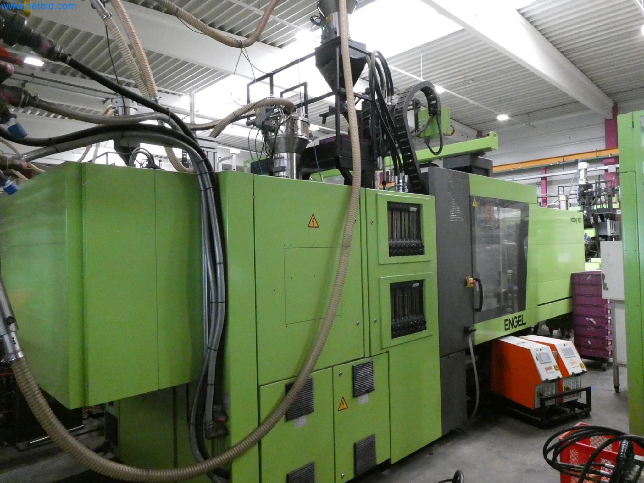 Engel Spritzgießmaschinen und Maschinen aus der Kunststoffindustrie-5