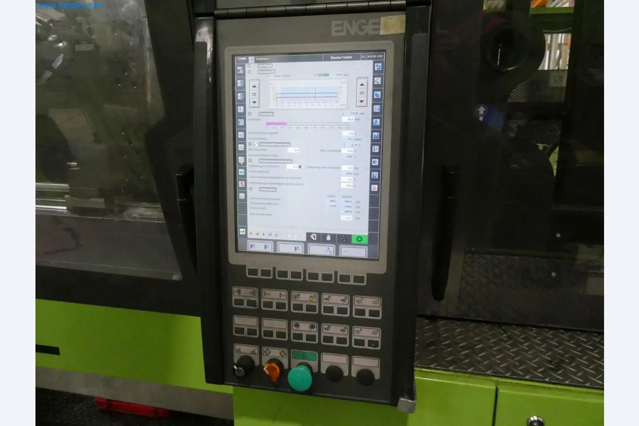 Engel Spritzgießmaschinen und Maschinen aus der Kunststoffindustrie-7