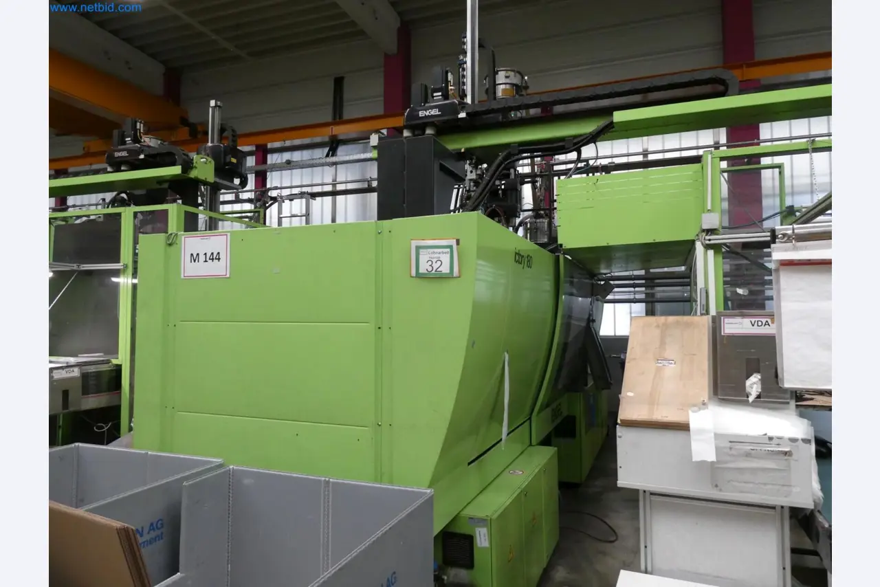 Engel Spritzgießmaschinen und Maschinen aus der Kunststoffindustrie-1