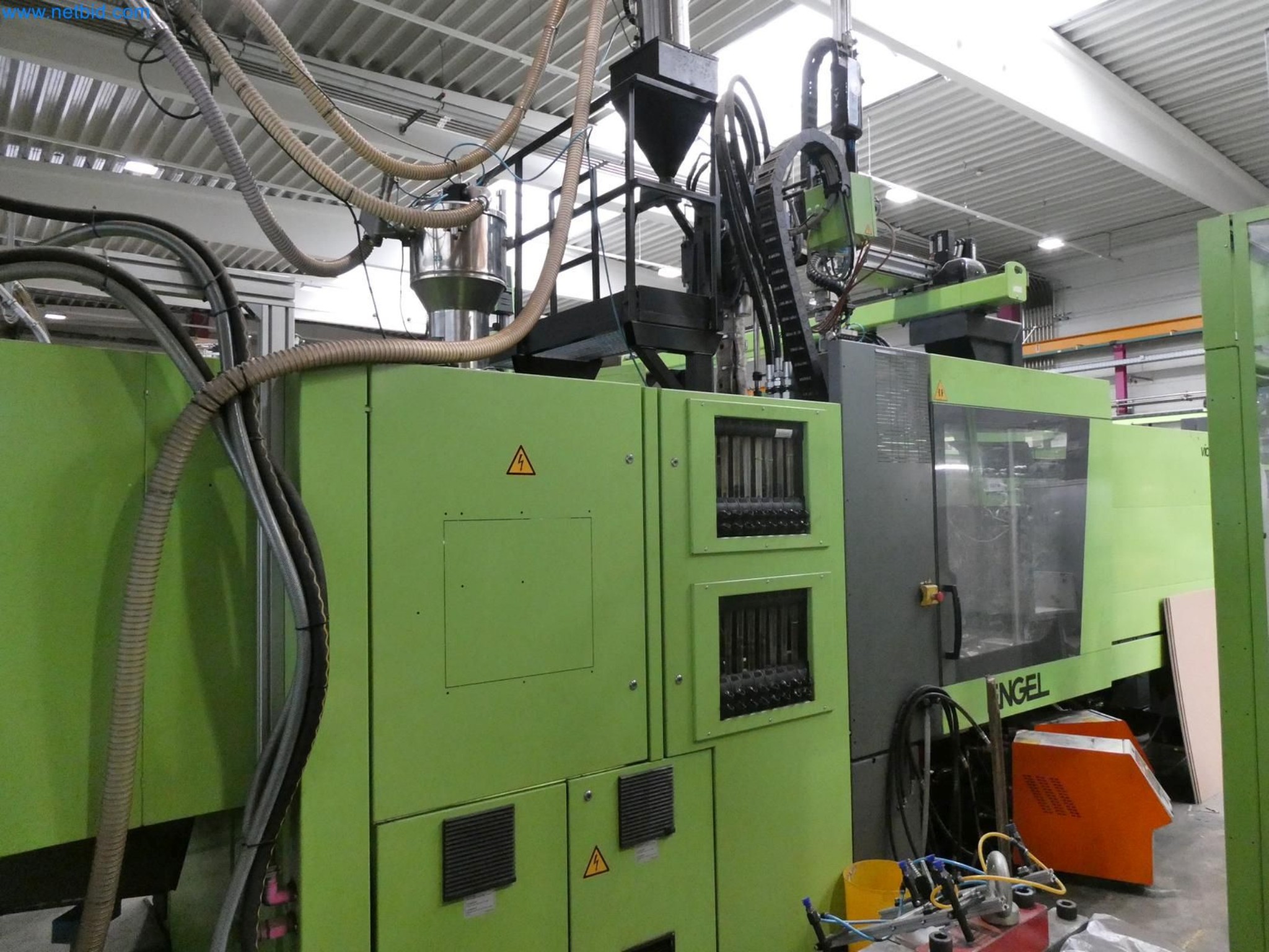 Engel Spritzgießmaschinen und Maschinen aus der Kunststoffindustrie-5