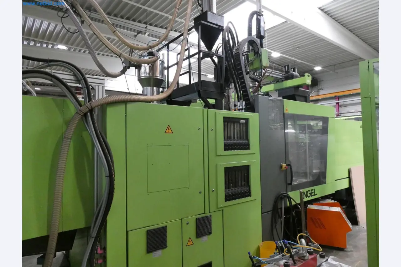 Engel Spritzgießmaschinen und Maschinen aus der Kunststoffindustrie-5