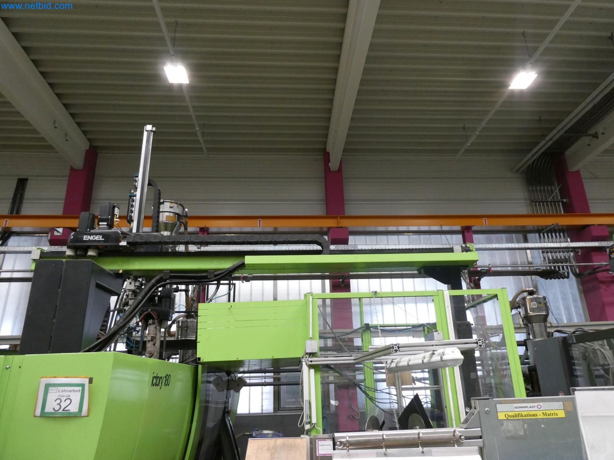 Engel Spritzgießmaschinen und Maschinen aus der Kunststoffindustrie-8
