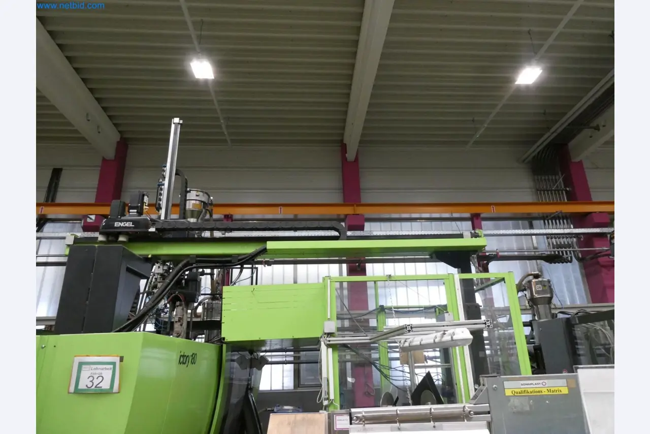 Engel Spritzgießmaschinen und Maschinen aus der Kunststoffindustrie-8